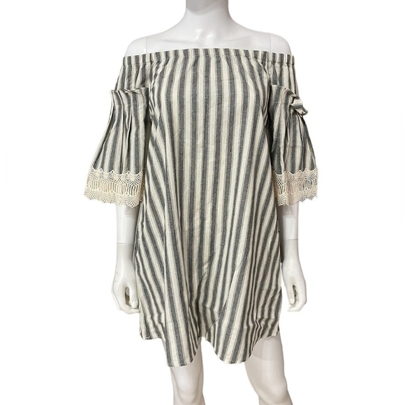 Umgee Striped Linen Crochet Off Shoulder Dress
New - Picture 3 of 9